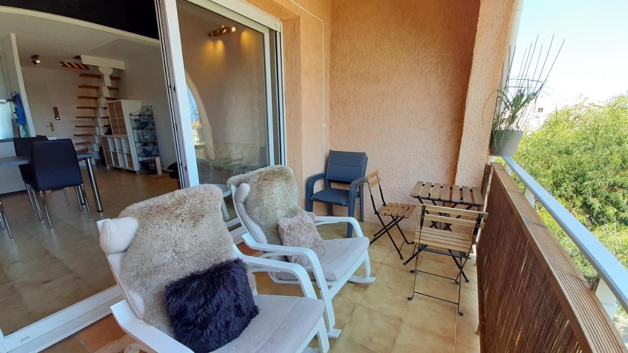 Charmant Appartement Vue Mer A 100M De La Plage. Saint Aygulf Exterior photo